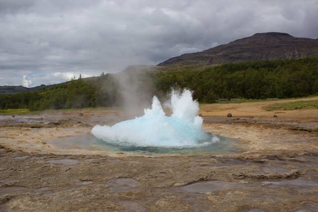 2011-07-08_10-19-40 island.jpg - Der groe Geysir von Strokkur